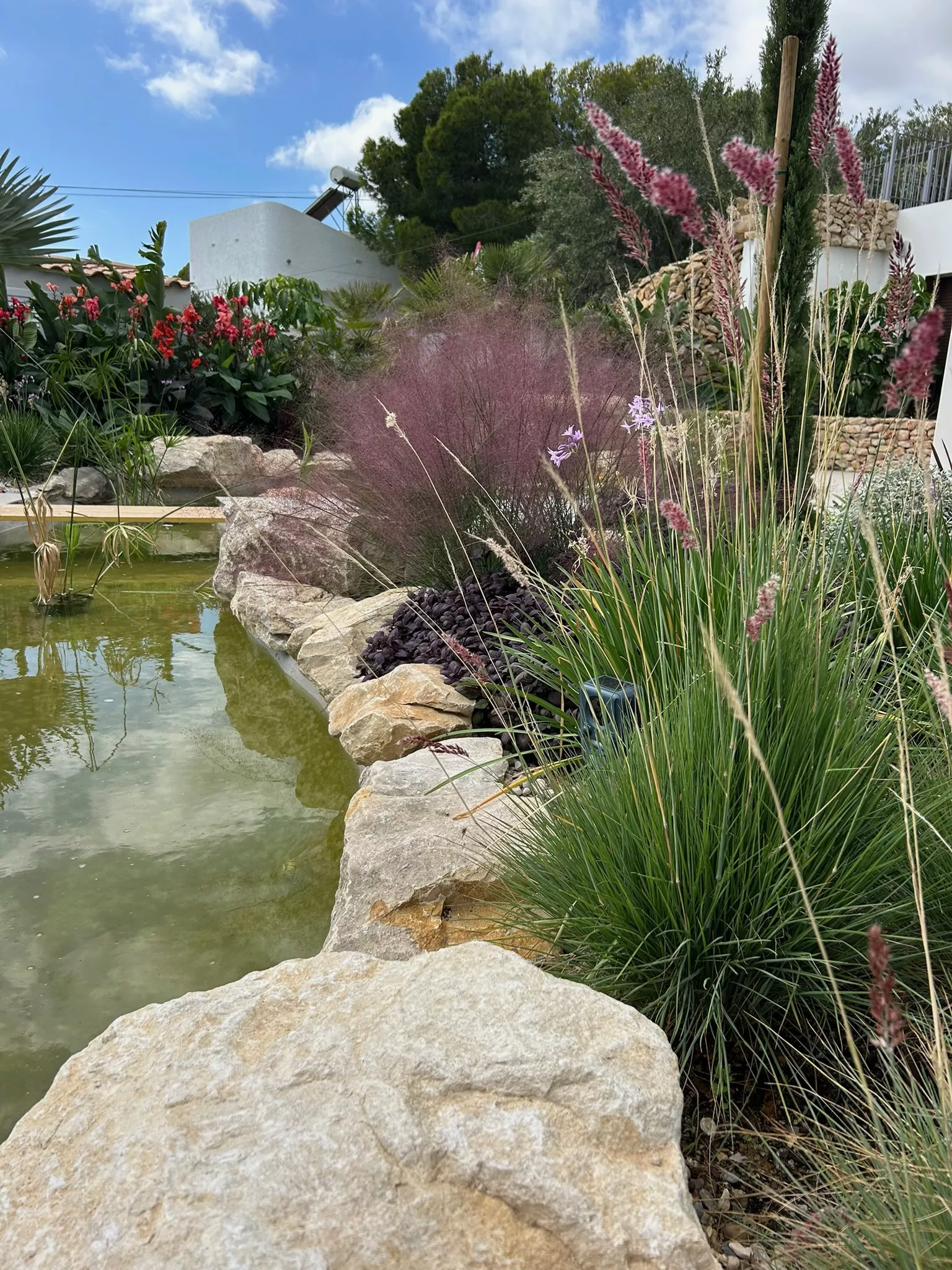Foto de jardín en la oficina de una constructora en Altea.
