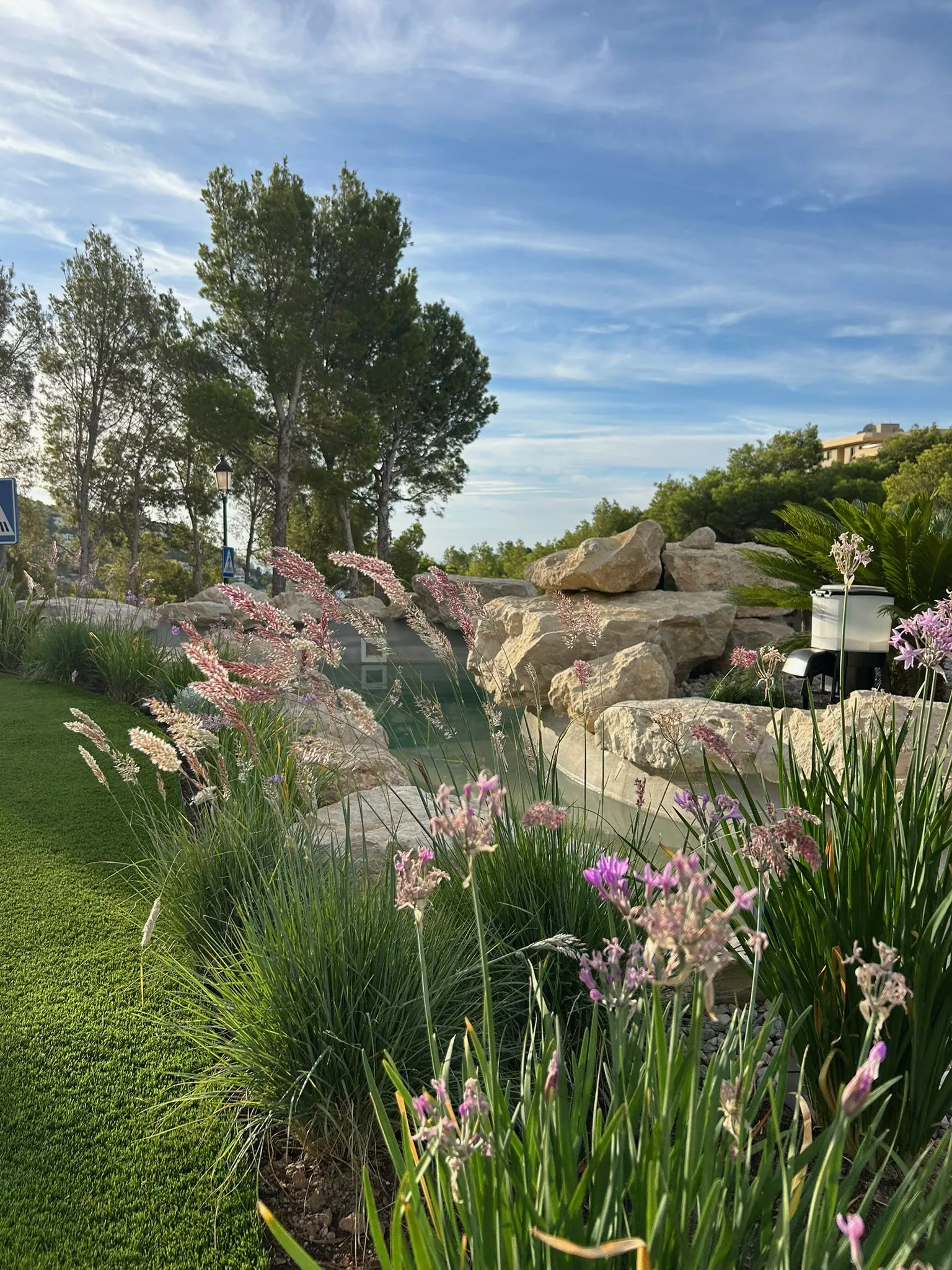 Foto de jardín en la oficina de una constructora en Altea.